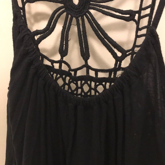 Black cutout tank - Picture 5 of 5